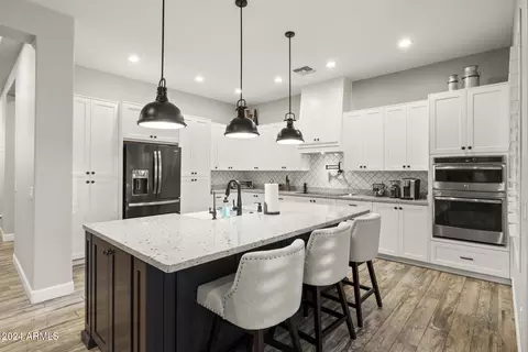 Kitchen - 21 W Cloud Rd, Phoenix, AZ 85086 photo 1 of 8