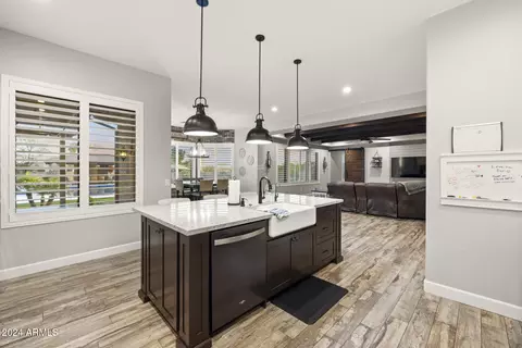 Kitchen - 21 W Cloud Rd, Phoenix, AZ 85086 photo 7 of 8