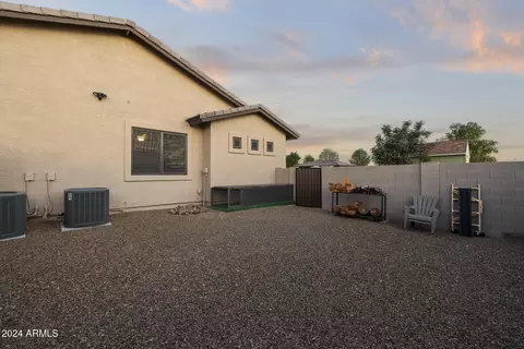Exterior - 21 W Cloud Rd, Phoenix, AZ 85086 photo 11 of 26