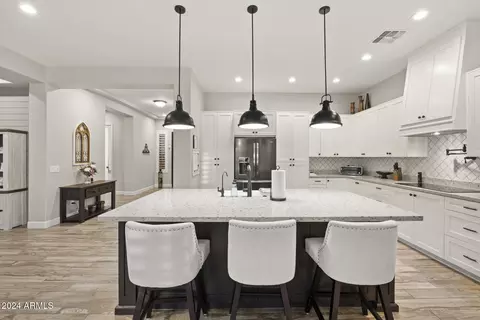 Kitchen - 21 W Cloud Rd, Phoenix, AZ 85086 photo 6 of 8