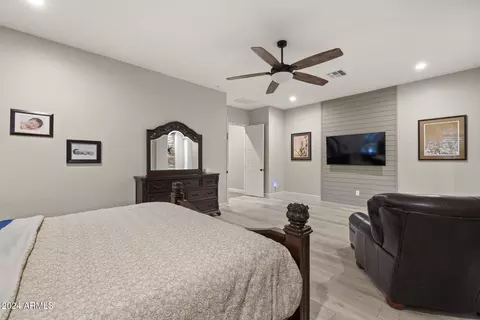 Bedroom - 21 W Cloud Rd, Phoenix, AZ 85086 photo 2 of 6