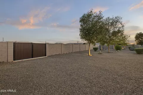 Exterior - 21 W Cloud Rd, Phoenix, AZ 85086 photo 8 of 26