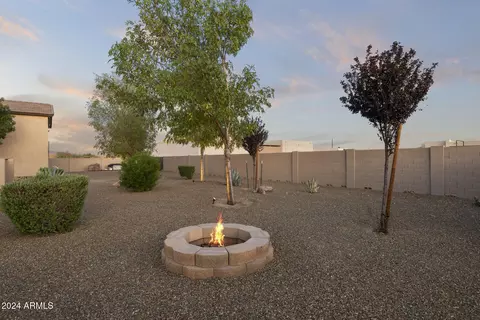Exterior - 21 W Cloud Rd, Phoenix, AZ 85086 photo 7 of 26