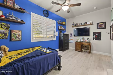 Bedroom - 21 W Cloud Rd, Phoenix, AZ 85086 photo 5 of 6