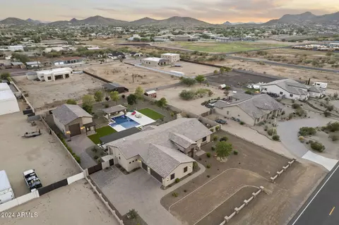 View/Area - 21 W Cloud Rd, Phoenix, AZ 85086 photo 1 of 4