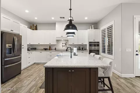 Kitchen - 21 W Cloud Rd, Phoenix, AZ 85086 photo 5 of 8