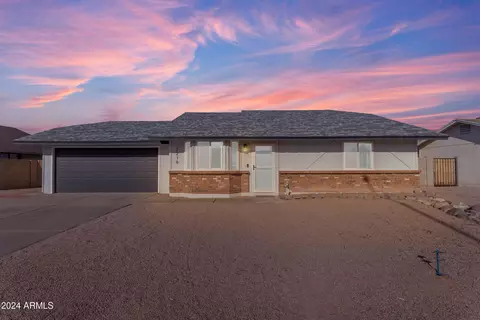 2218 E Dragoon Ave, Mesa, AZ 85204
