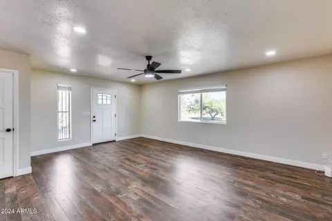 724 E Joan D Arc Ave, Phoenix, AZ 85022 photo 3