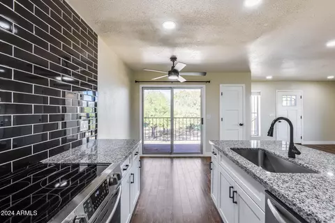 724 E Joan D Arc Ave, Phoenix, AZ 85022