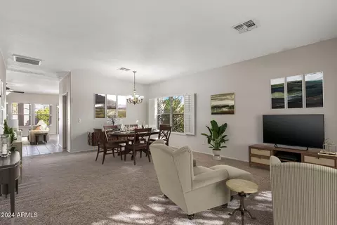 4046 E Pinto Ln, Phoenix, AZ 85050 photo 5