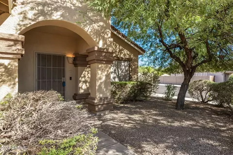 4046 E Pinto Ln, Phoenix, AZ 85050 photo 3