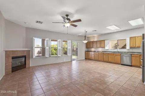 4046 E Pinto Ln, Phoenix, AZ 85050 photo 11