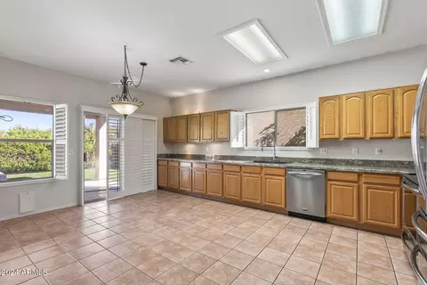 4046 E Pinto Ln, Phoenix, AZ 85050 photo 13