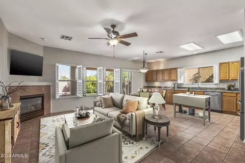 4046 E Pinto Ln, Phoenix, AZ 85050 photo 12
