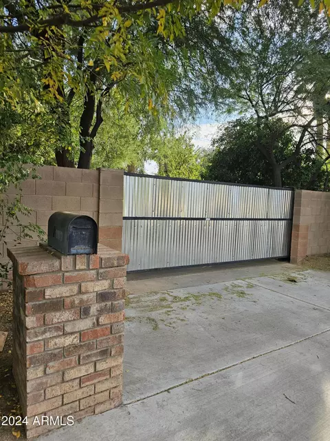 2317 W Dobbins Rd, Phoenix, AZ 85041