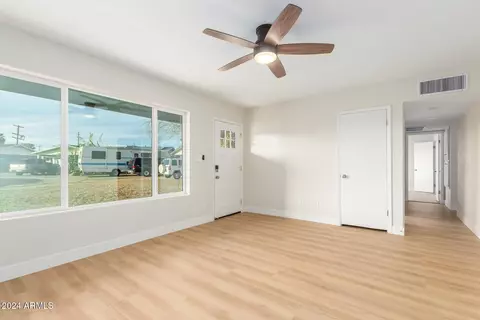 3635 W Cavalier Dr, Phoenix, AZ 85019 photo 11