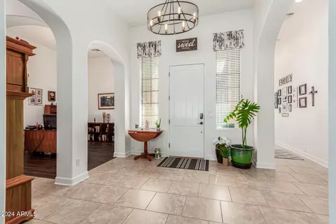 8446 E Laurel St, Mesa, AZ 85207 photo 2