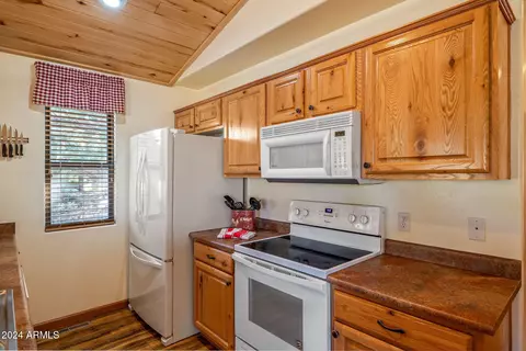 2323 S Buffalo Loop S, Overgaard, AZ 85933 photo 10