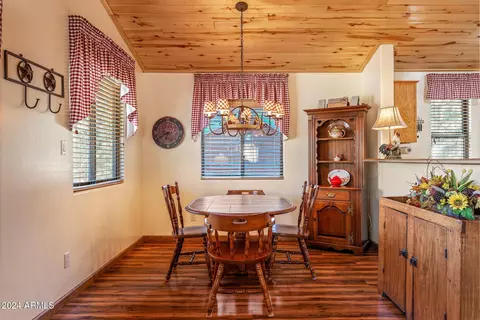 2323 S Buffalo Loop S, Overgaard, AZ 85933 photo 3