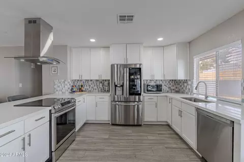 1802 W Potter Dr, Phoenix, AZ 85027