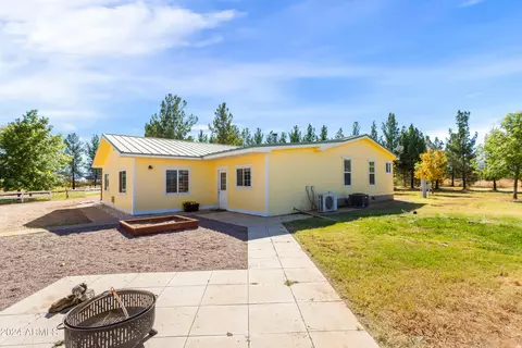 9745 E Chippewa St, Hereford, AZ 85615