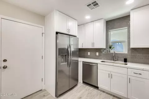 466 E Royal Palms Dr, Mesa, AZ 85203 photo 8