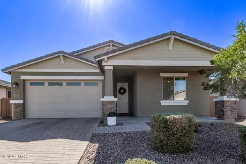 711 W Wind Cave Dr, San Tan Valley, AZ 85140