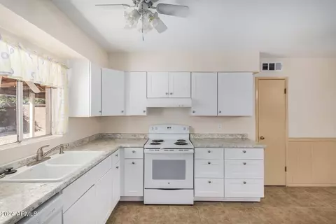 1941 E Pegasus Dr, Tempe, AZ 85283 photo 12