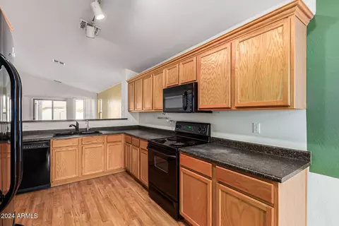 3626 W Vineyard Rd, Phoenix, AZ 85041 photo 9