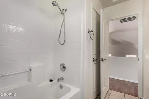Bath - 1926 E Siesta Ln, Phoenix, AZ 85024 photo 4 of 5