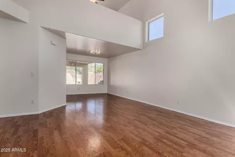 Living - 1926 E Siesta Ln, Phoenix, AZ 85024 photo 5 of 10