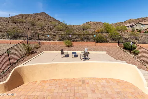 Exterior - 1926 E Siesta Ln, Phoenix, AZ 85024 photo 4 of 5