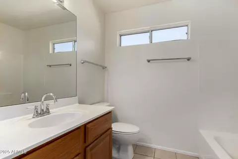Bath - 1926 E Siesta Ln, Phoenix, AZ 85024 photo 5 of 5