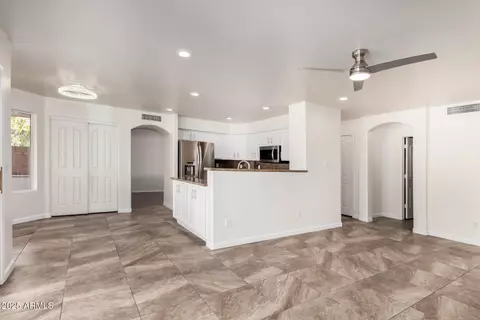 Living - 1926 E Siesta Ln, Phoenix, AZ 85024 photo 10 of 10