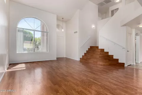 Living - 1926 E Siesta Ln, Phoenix, AZ 85024 photo 2 of 10