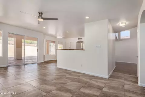 Living - 1926 E Siesta Ln, Phoenix, AZ 85024 photo 7 of 10