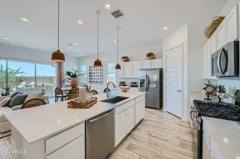 947 W Saddle Run, Apache Junction, AZ 85120 photo 4