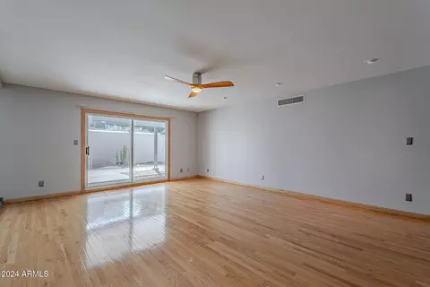 2501 E Mitchell Dr, Phoenix, AZ 85016 photo 11