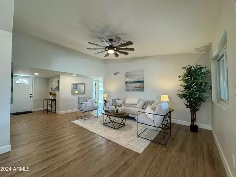 3336 Everett Dr, Phoenix, AZ 85032