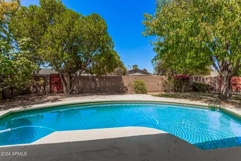 2078 E Donner Dr, Tempe, AZ 85282 photo 4