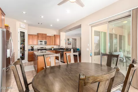 1828 E Desert Ln, Phoenix, AZ 85042 photo 10