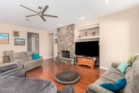 1828 E Desert Ln, Phoenix, AZ 85042 photo 7