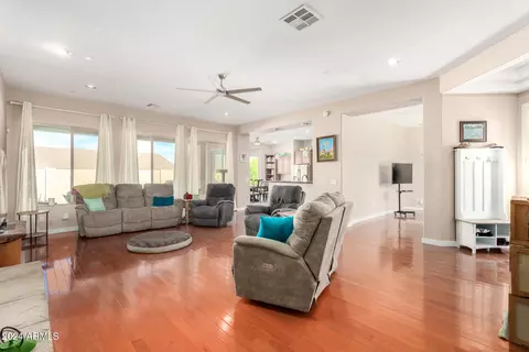 1828 E Desert Ln, Phoenix, AZ 85042 photo 6