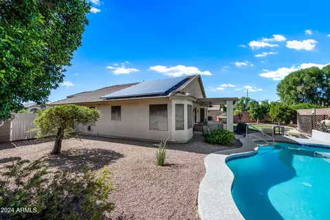 Exterior - 1178 E Betsy Ln, Gilbert, AZ 85296 photo 4 of 8