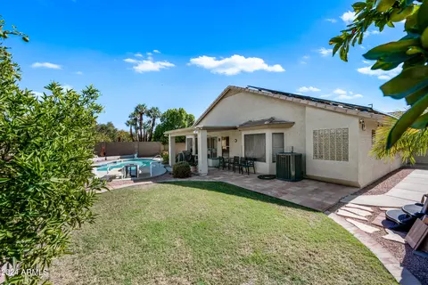 Exterior - 1178 E Betsy Ln, Gilbert, AZ 85296 photo 6 of 8