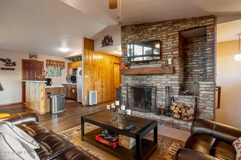 2036 Shadow Pines Dr, Overgaard, AZ 85933 photo 11