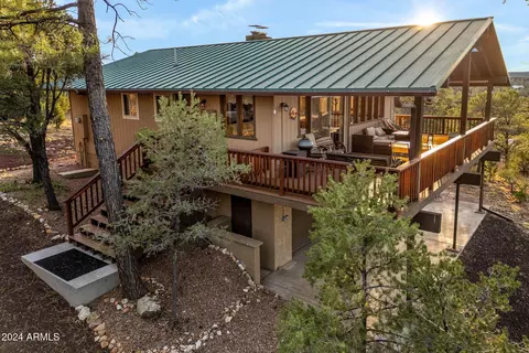 2036 Shadow Pines Dr, Overgaard, AZ 85933