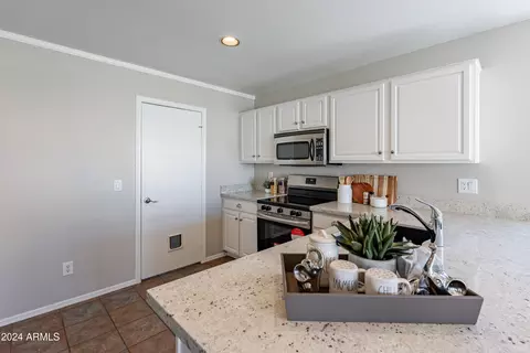 2222 E Arabian Dr, Gilbert, AZ 85296 photo 11