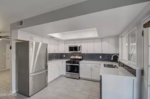 2236 W Wethersfield Rd, Phoenix, AZ 85029 photo 10