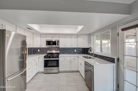 2236 W Wethersfield Rd, Phoenix, AZ 85029 photo 11